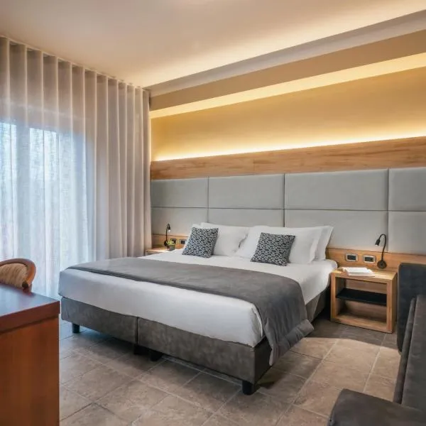 Hotel La Fenice – hotel w mieście Castel di Sangro