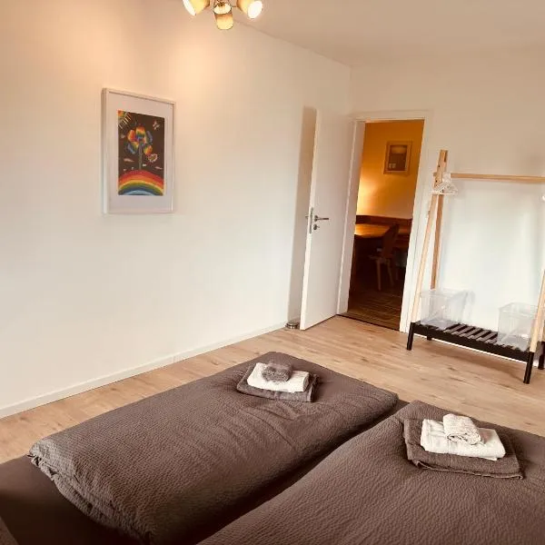 FELIX LIVING 8, modern & cozy, 3 Zimmer, Balkon, Parkplatz, hotel in Salzweg
