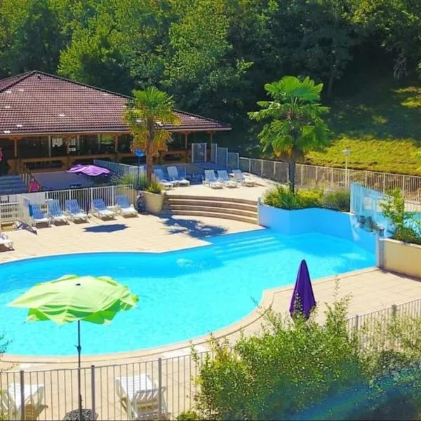 Sfeervolle en ruime chalet Il Mondo, hotel v destinácii Mauroux
