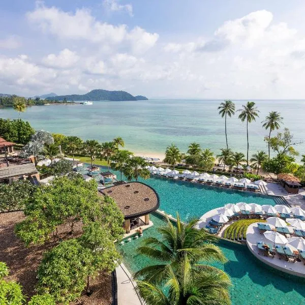 Pullman Phuket Panwa Beach Resort, отель в Панве