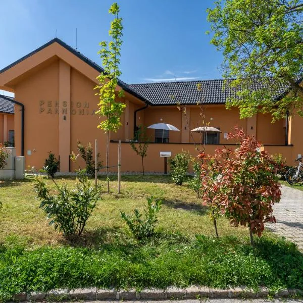 Pension Pannonia, hotel v destinaci Parndorf