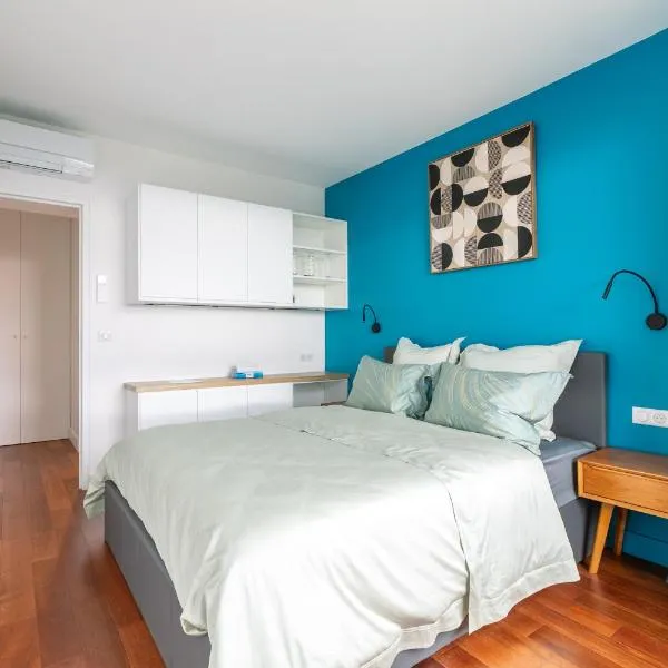 Comfortion Norma - Suite de luxe avec vue sur la Tour Eiffel, Hotel in Puteaux