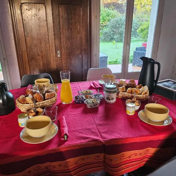 Les chambres d'Estelle, hotel em Guécélard