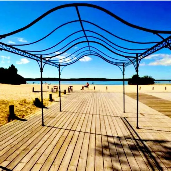 Bungalows soit en 3 ou 4ch - jusqu'à 18 voyageurs - mh732 3ch ou mh828 4ch Biscarrosse Lake-proche océan: Gastes şehrinde bir otel