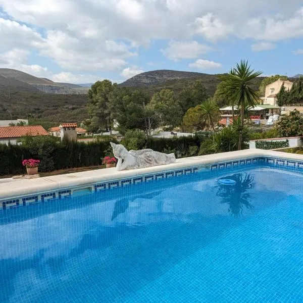 Chalet con piscina, barbacoa y jacuzzi en Valencia, hotel v destinaci Turís