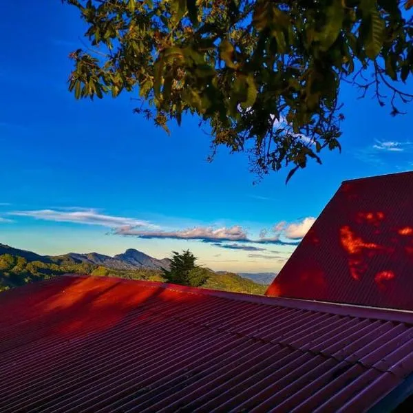 Cabaña Monarca – The BEST View in The Area!, hotel v destinaci Jardín