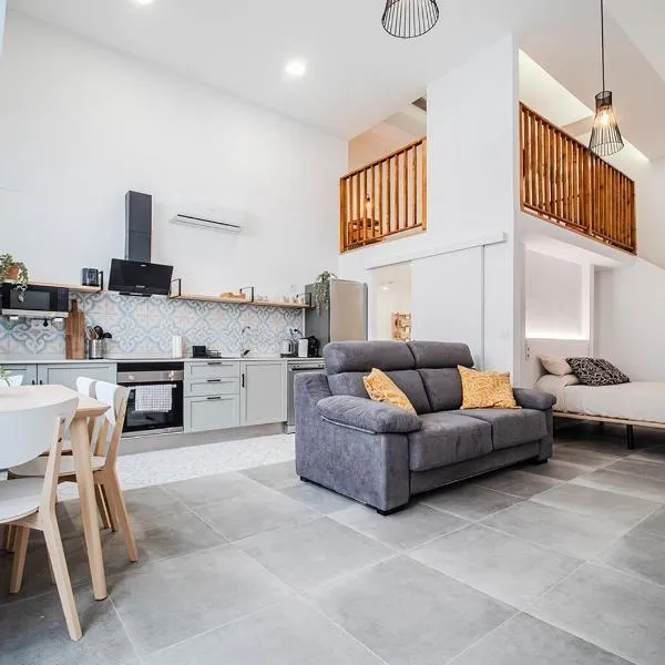AROMA DE VALENCIA II cozy studio with loft, khách sạn ở Valencia