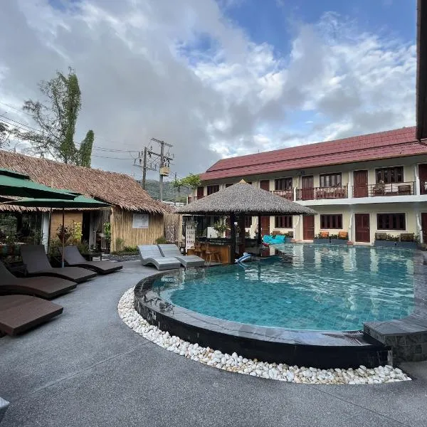 Ginis Beach Resort, hotel in Ban Pak Lak