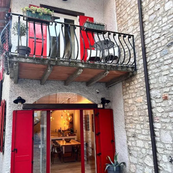 Casa Storica Gardola, hotel v destinácii Tignale