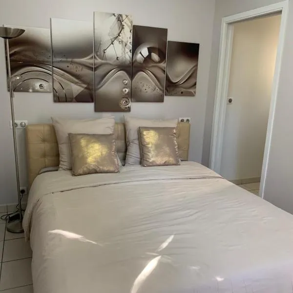 Le Cocon en pierre au coeur du Verdon gîte "Le Repos Des Chênes", ξενοδοχείο σε Regusse