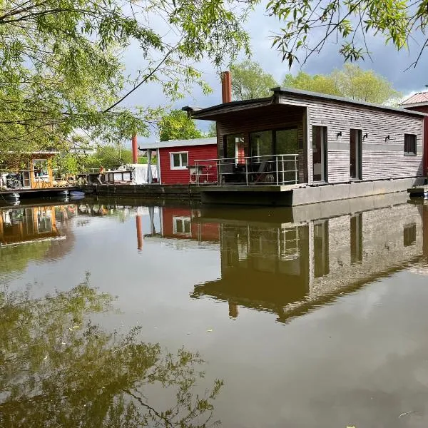 Hausboot Stöckte、ヴィンゼンのホテル