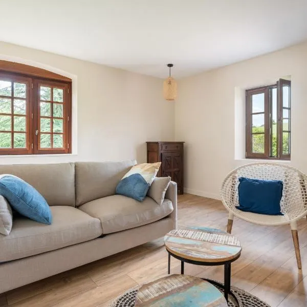 Pépoule - Appartements avec vue sur les monts du Beaujolais, hotel en Poule-lès-Écharmeaux
