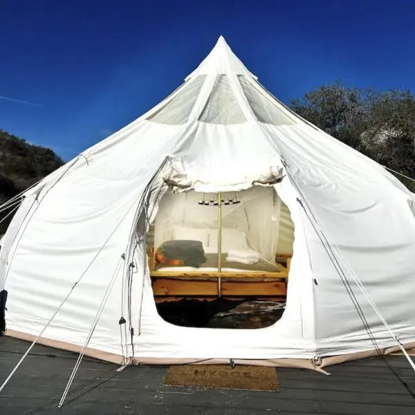 Paradise Ranch Inn - Abundance Tent, hotel v destinaci Three Rivers