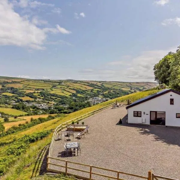 Huntington - Peaceful Barn Escape, Stunning Views: Combe Martin şehrinde bir otel