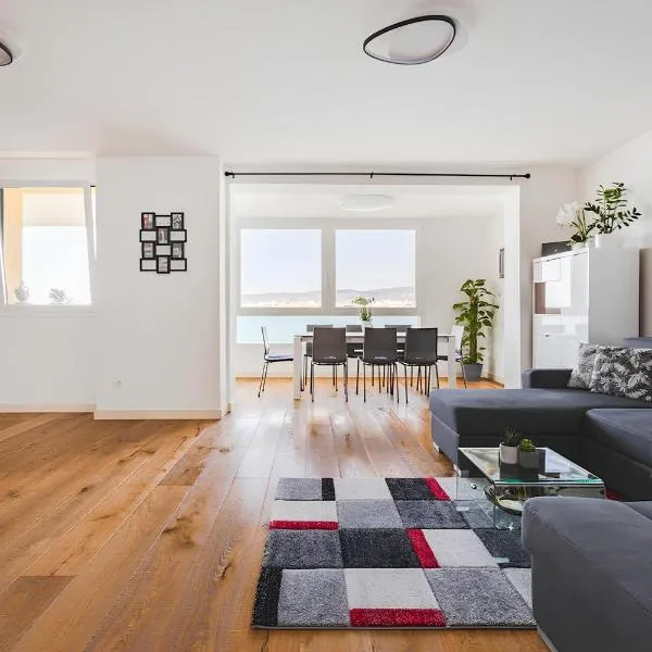 Attico Riva Mare, hotel a Múggia