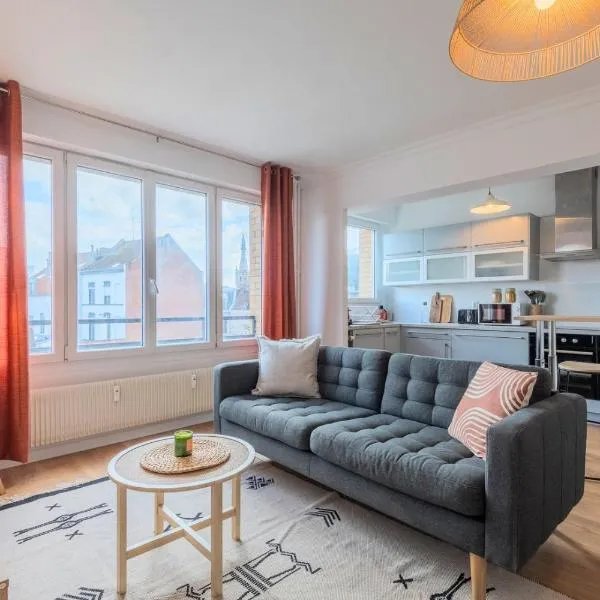 One bedroom apartment with balcony, city center, hotel v destinácii Tourcoing