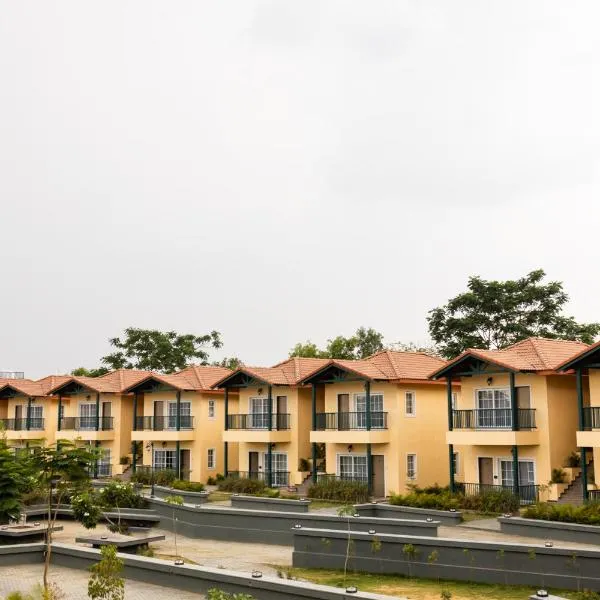 The Fern Wisteria Resort, Dhari, hotel em Dhāri