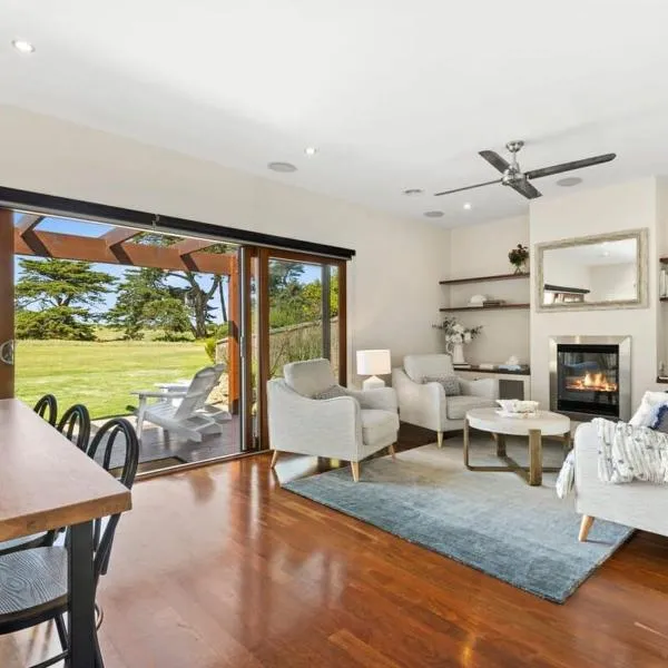 Beach and Golf Haven With Spa Luxury Living, hotel a Connewarre