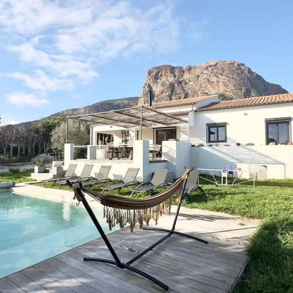 La Villa Gioia avec piscine !, hotel en Afa