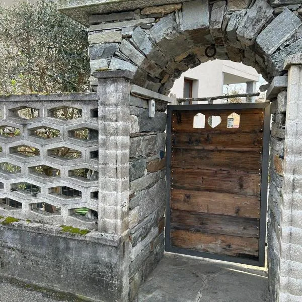 Casa Dolce Casa, hotel em Masera