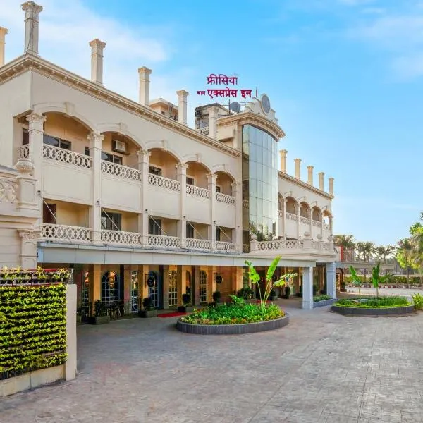 탄에 위치한 호텔 Freesia by Express Inn Ghodbunder