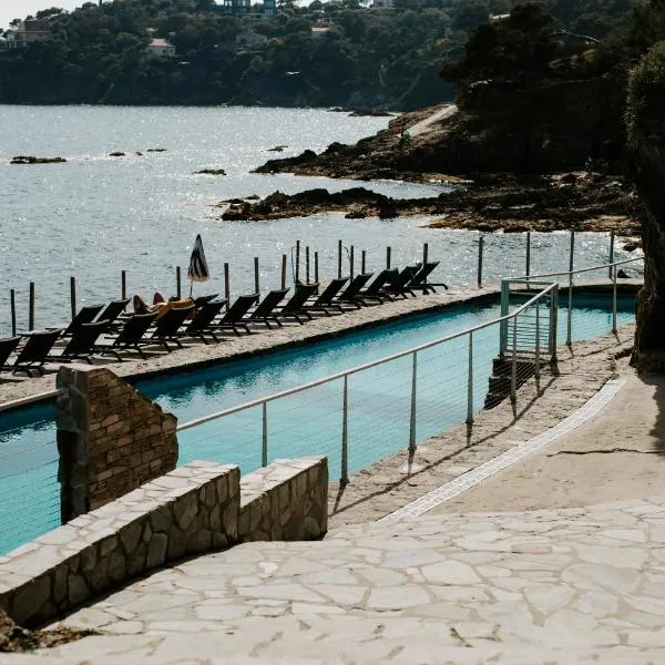 Résidence hôtelière Le Provençal à Giens - Bord de mer, hotel v destinácii Hyères