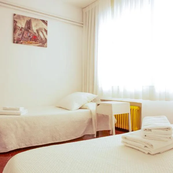 Barcelona City Street Hostal、バルセロナのホテル