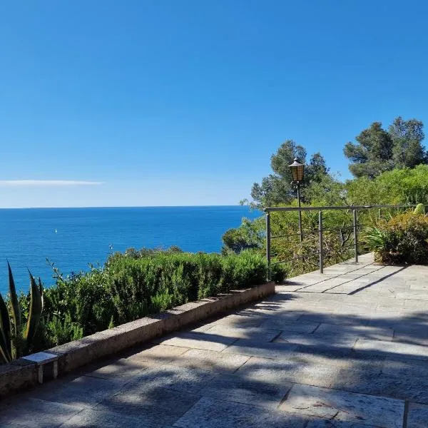 Appartamento in Villa Mimosa, hotel en Cervo