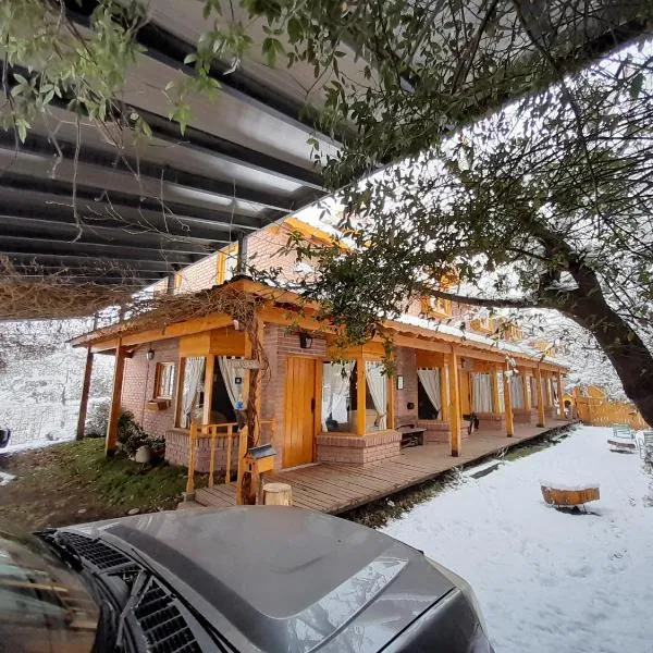 Santos Lugares Cabañas، فندق في جونين دي لوس أنديس