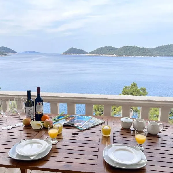 Terrace studios with panoramic seaview, hotel v destinaci Ubli