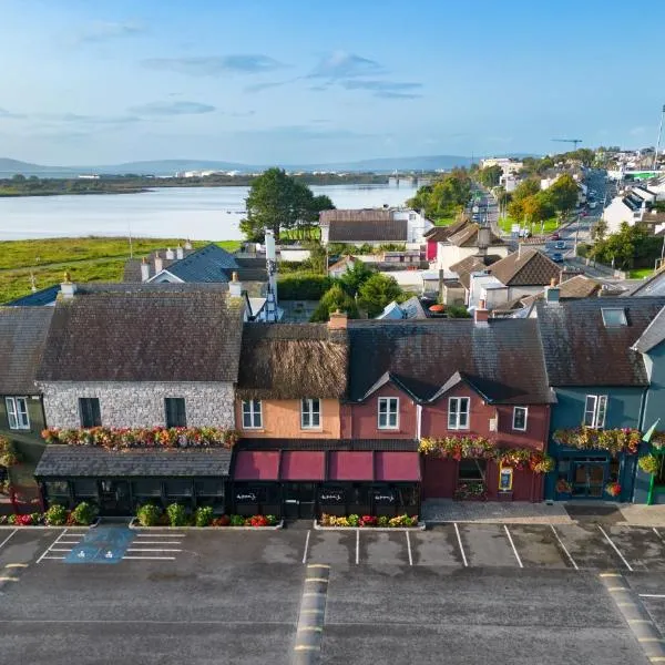 The Huntsman Inn, hótel í Galway