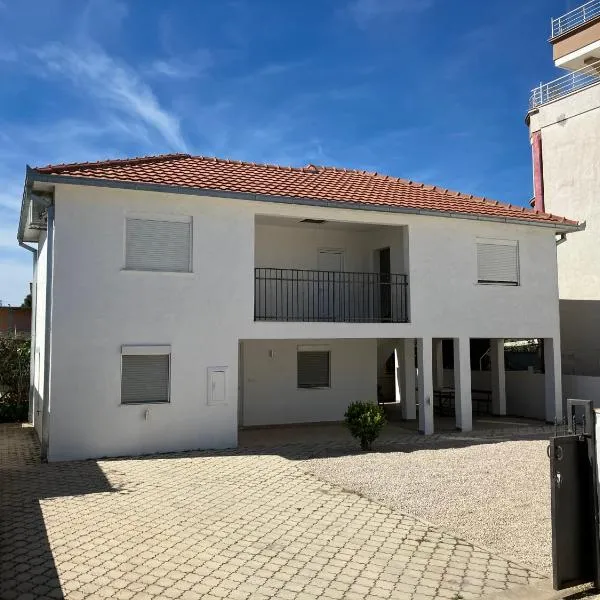 Strandhaus Adria, khách sạn ở Ulcinj