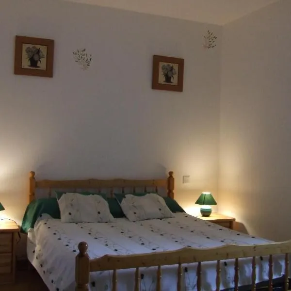 Les abris de la See, hotel in Tirepied