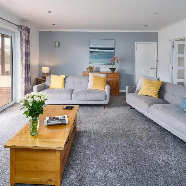 Gwbert Holiday Cottages, Gwynt Y Mor, khách sạn ở Cardigan