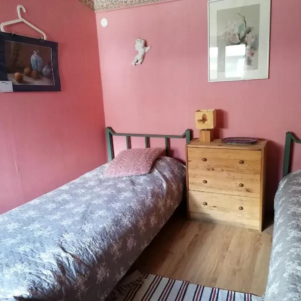 Pokoje gościnne Stajnia Dorado-Agroturystyka, hotel in Leoncin
