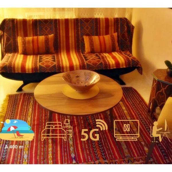 A 2 pas de la plage et des souks, Confort, Wifi haut débit,TV connectée, Netflix, Clim, Acte de mariage pour couple national, hotel in El Jadida
