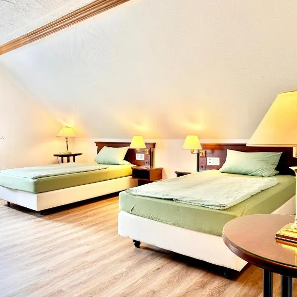Ferienwohnung 4 Pers WLAN und Parkplatz, HDZ und Kliniken in der Nähe, direkt an der A2 und A30 gelegen, hotel a Löhne