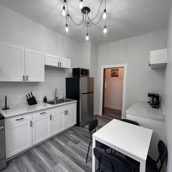 Historic Victorian Apartment, hotel en Strathroy