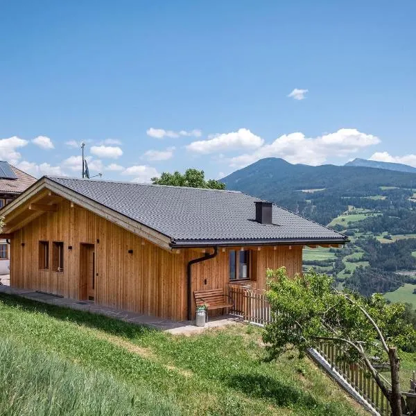 HAUSERHOF - Urlaub auf dem Bauernhof in Villanders mit einzigartigem Ausblick in die Dolomiten, ξενοδοχείο σε Villandro