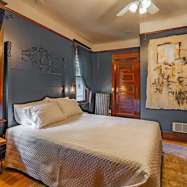 Charming Room in Capitol Hill - Foxglove Inn Rm 2, hotelli Seattlessa