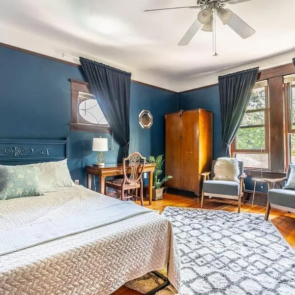 Charming Room in Capitol Hill - Foxglove Inn Rm 4, готель у місті Сіетл