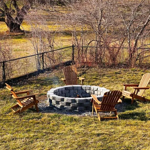All Seasons Cottage - Game Room - Firepit By Zen Living Short Term Rental, hotel a Luray
