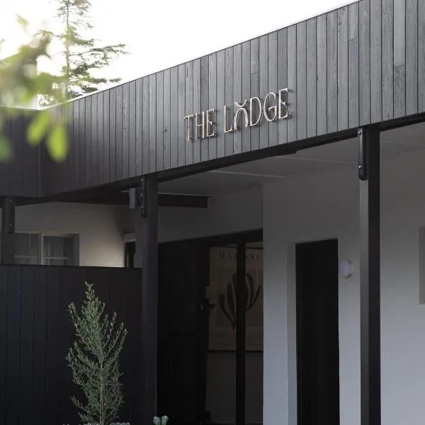 The Lodge - 4 Luxury Central Private Studio Rooms - Free wifi, hotel in Mount Gambier