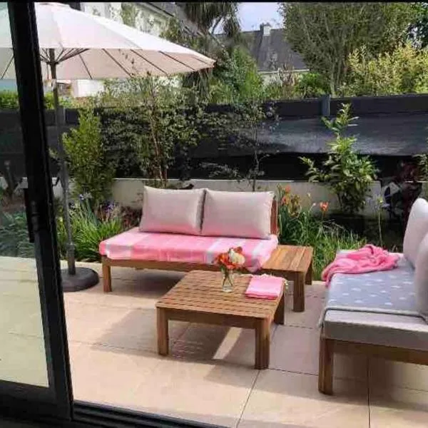 Maison neuve & lumineuse avec jacuzzi privatif, hotel v destinácii Ploemeur