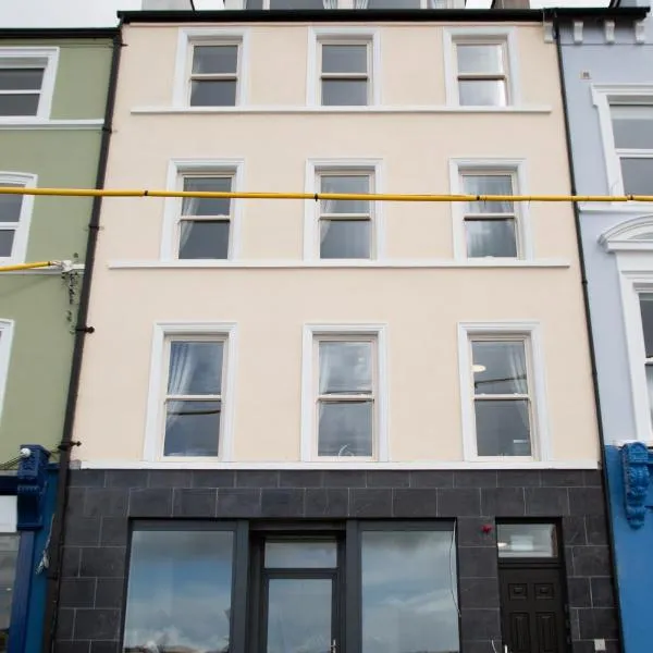 Unit 1 Island View Apartments - Town Centre Walk To Everything, hotel in Cobh