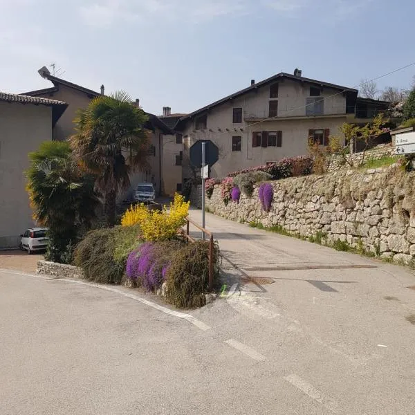 Mansarda Dolomitica, hotel v destinaci Ronzo Chienis