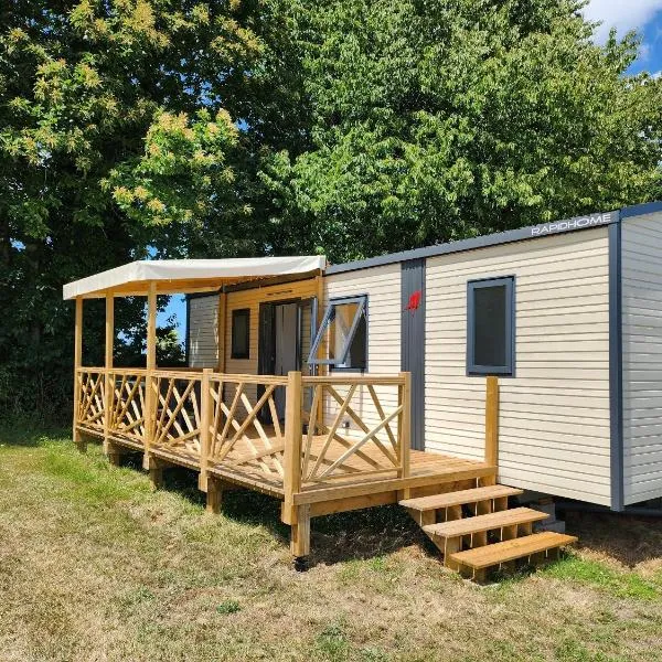 Camping le Balcon de la Baie, hotel v destinaci Saint-Marcan