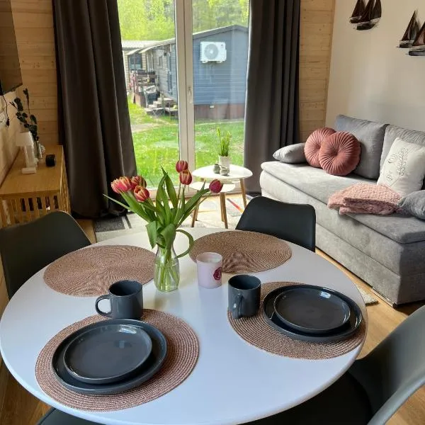 Tinyhouse Frida moderne & stilvolle Auszeit am See Natur & Ruhe in Stuer Mecklenburgische Seenplatte Klima, Grill, hotel i Stuer