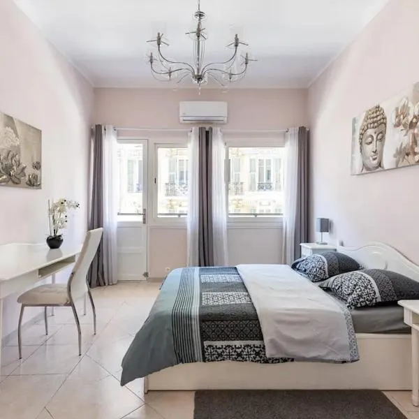 NOTRE DAME - Huge sunny modern 2BR flat - Terrace、ニースのホテル