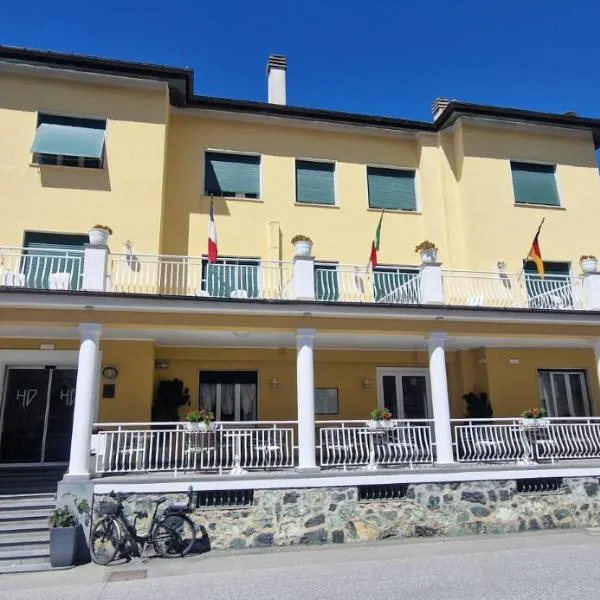 Hotel Dora, hotel em Levanto